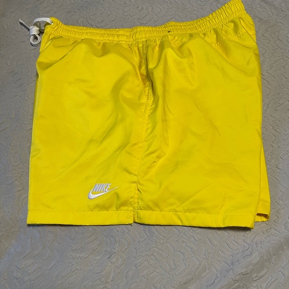 Nike Woven Flow Shorts - Picture 1 of 5